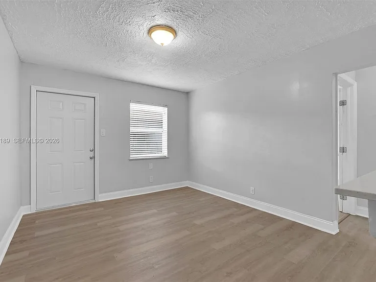 746 SW 4th St #1 — Photo 10