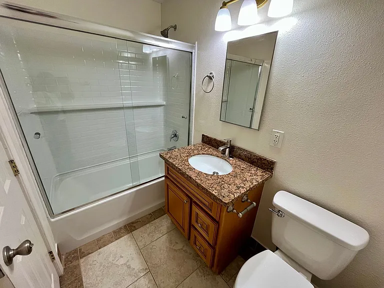 2174 Montgomery Ave #C — Photo 14