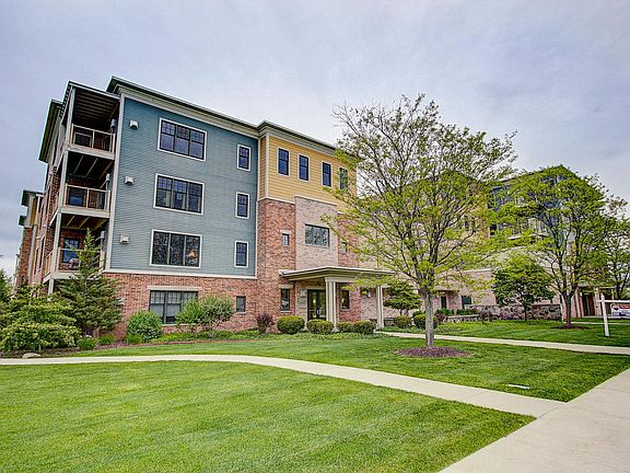 4th image of 690 Rivershores Dr Unit 204