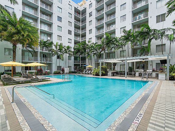 3rd image of 7440 N Kendall Dr #3-3721