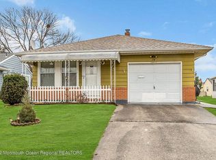 14 Spanish Wells St, Toms River, NJ 08757