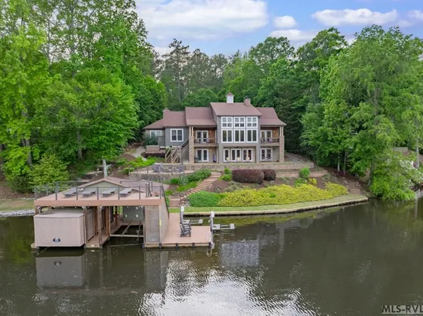 25 Oak Ct, La Crosse, VA 23950