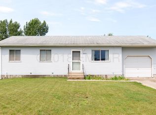 205 4th St E, Horace, ND 58047