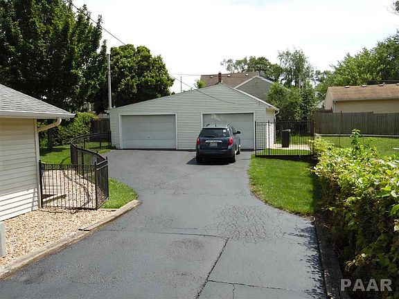 3rd image of 626 E Moneta Ave
