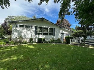 122 Berkley Rd, Williamsville, NY 14221