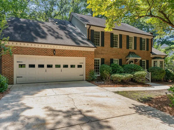 109 Lochfield Dr, Cary, NC 27518