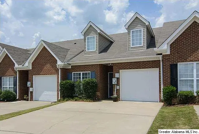 2129 Kings Court — Photo 1
