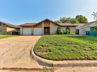 1021 SW 1st St, Moore, OK 73160