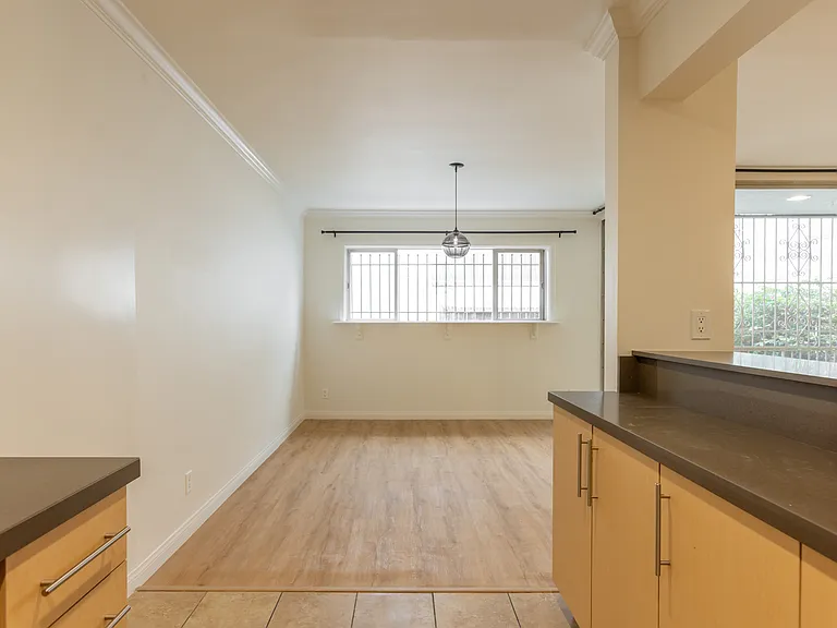 1539 N Laurel Ave #103 — Photo 21
