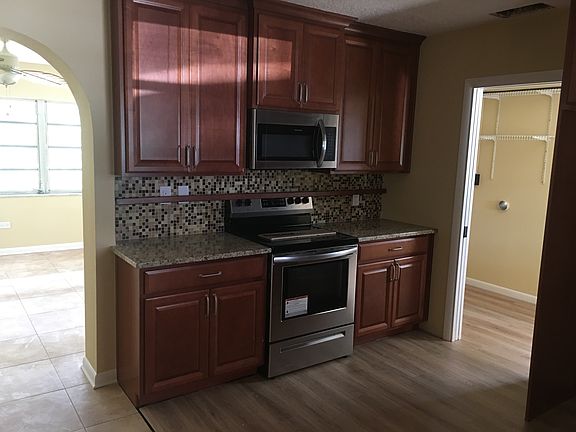 2nd image of 11815 Vera Ave