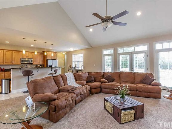 4th image of 2273 Iris Dr