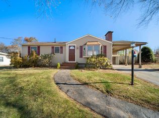 5 Trafford Rd, Hampton, NH 03842