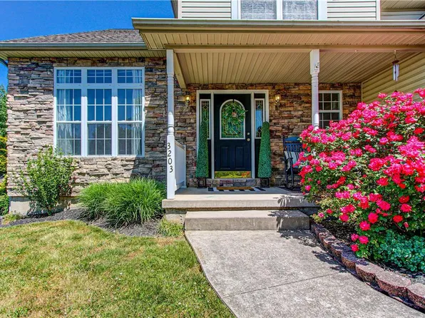 3203 Applewood Ct, Bethlehem, PA 18020