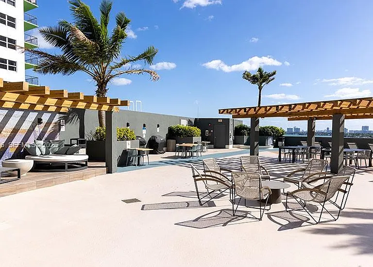 1750-1750 N Bayshore Dr #53 — Photo 3