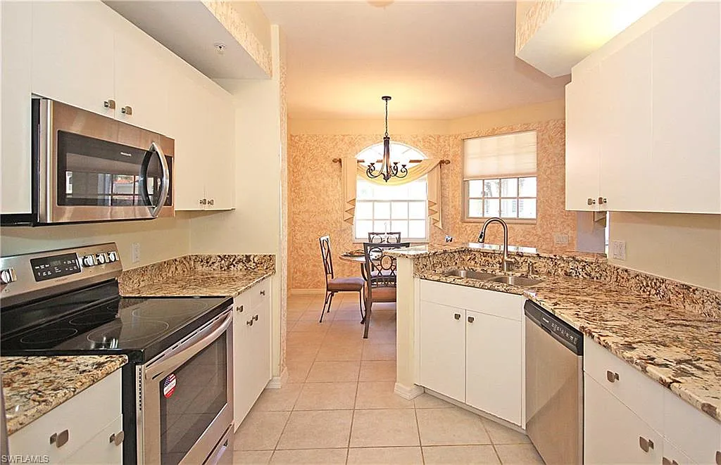 2 bed, 2.0 bath, 1349 sqft, $8,000 — Photo 3