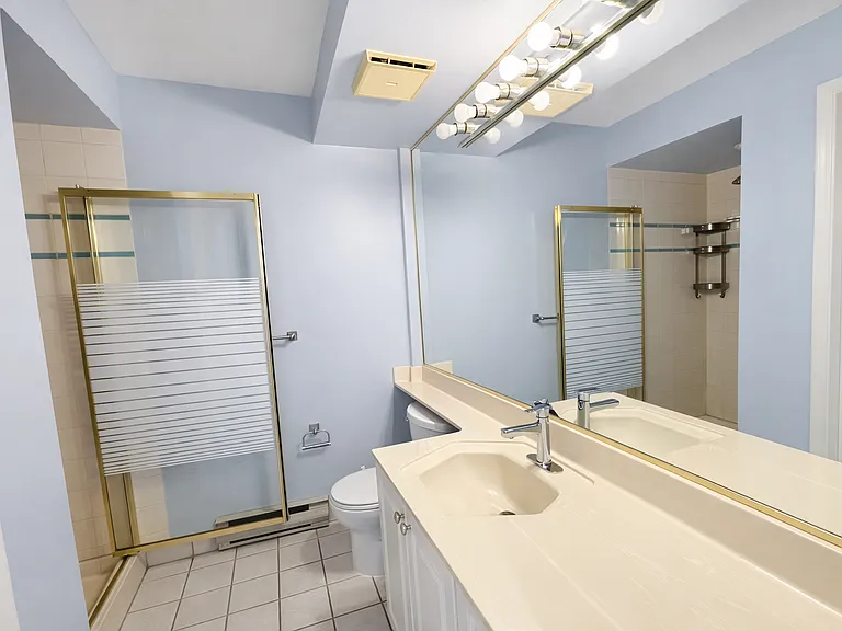 7500 Granville Ave #405 — Photo 5