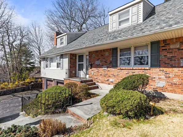 6 Farview Avenue, Bayville, NY 11709