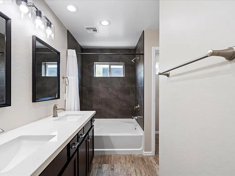 3010 N 37th St #3 — Photo 17