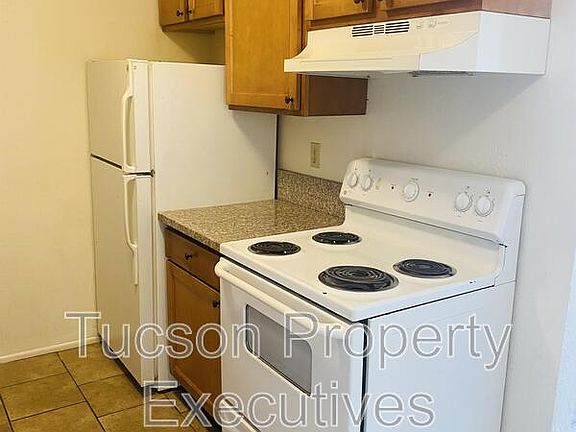 2nd image of 660 S Tucson Blvd #202