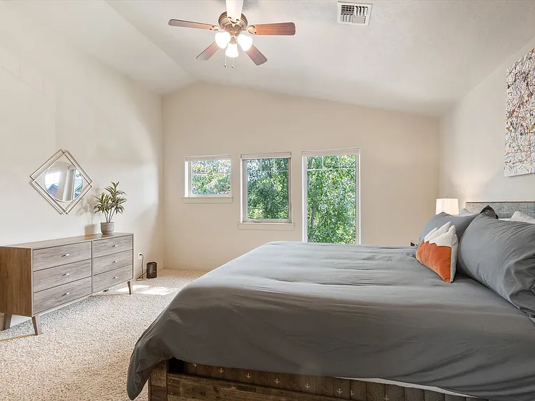 20184 Merriewood Ln — Photo 23