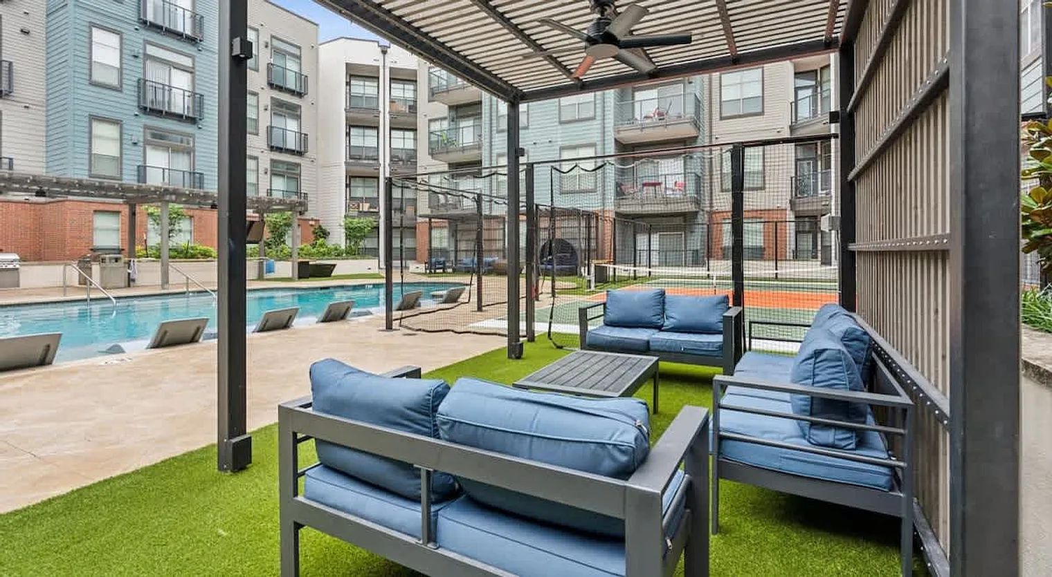 3 bed, 2.0 bath, $4,207 — Photo 4