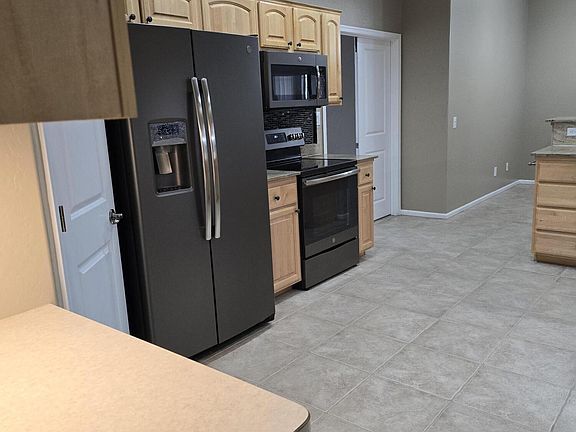 4th image of 880 Baywood Dr