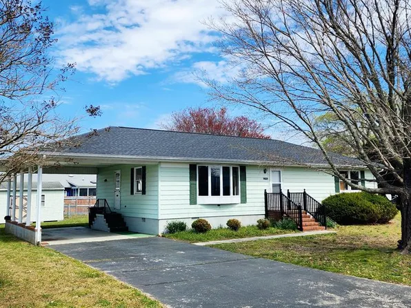 6283 Chester Park Dr, Chincoteague, VA 23336