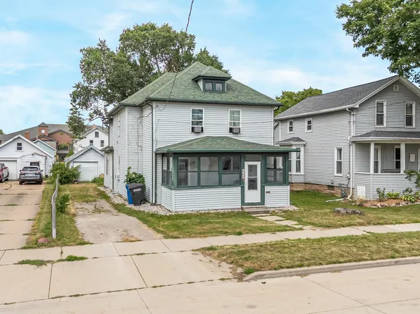 246 W 12th Ave, Oshkosh, WI 54902