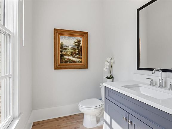 5th image of 1015 Endeavour Ct