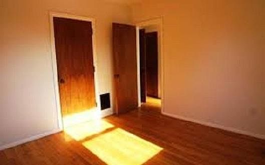 5th image of 2036 Northwest Blvd APT D