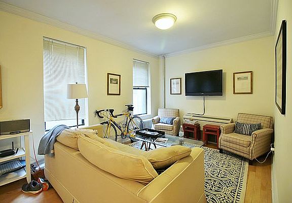 4th image of 25 Cornelia St APT 4