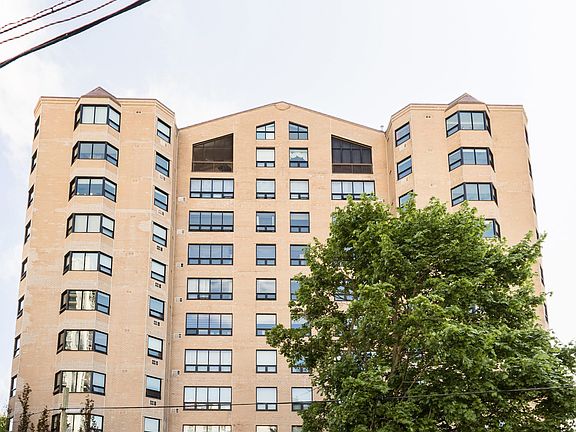 2nd image of 549 Ridout St N #407