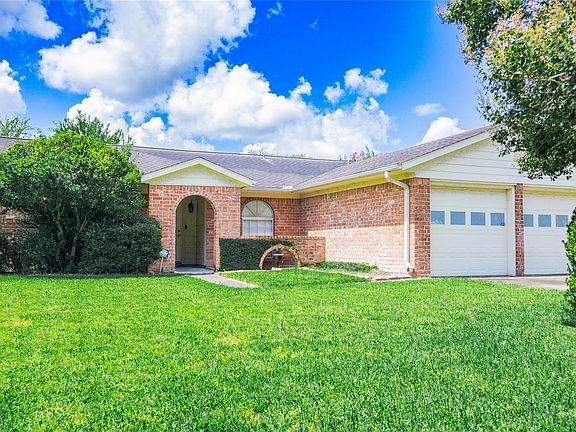 5th image of 12231 Meadowdale Dr