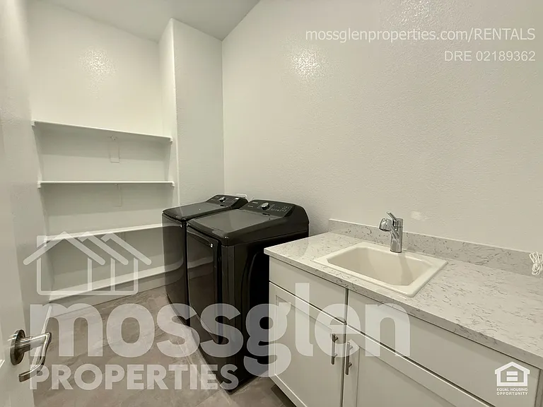 5666 Sailrock St — Photo 17
