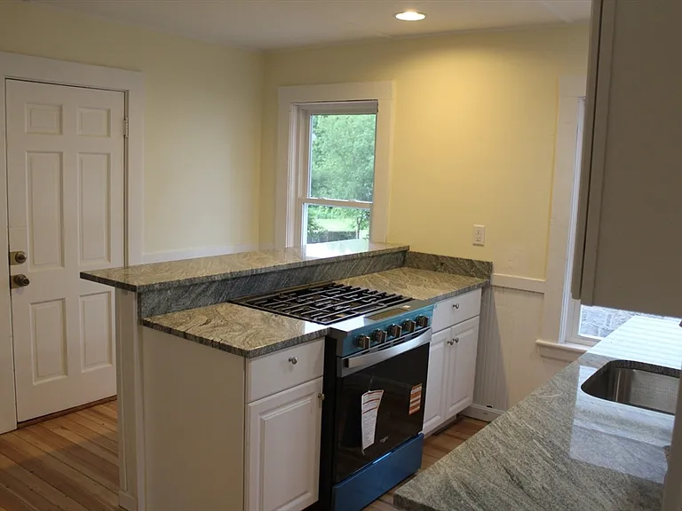 415 Commercial St #1 — Photo 2