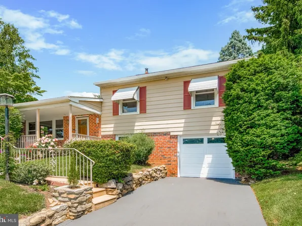 723 Wisteria Dr, Newtown Square, PA 19073