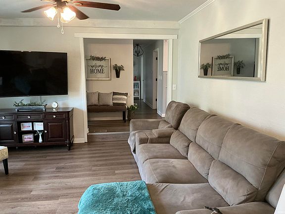 3rd image of 710 W Mount Pleasant Rd