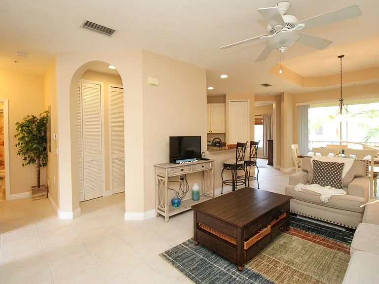 1360 Sweetwater Cv #202 — Photo 14