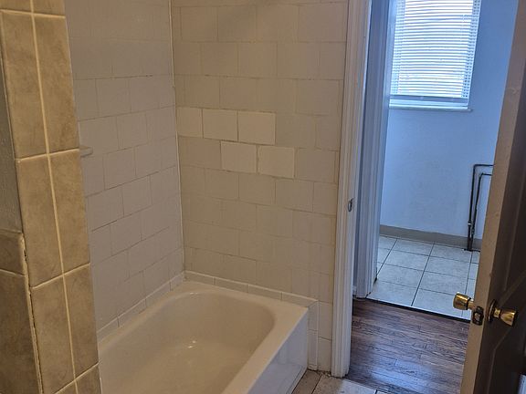 3rd image of 120 W Catalan St #118
