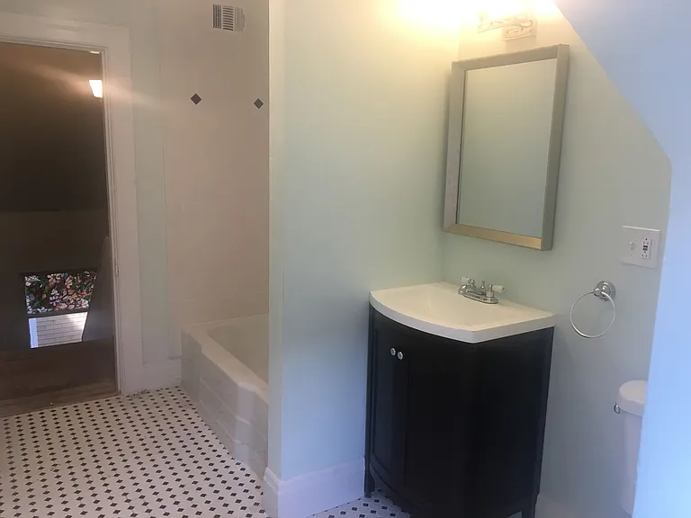 721 Chislett St — Photo 22