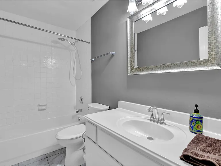 27186 Kings Manor Dr S — Photo 25