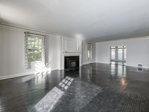 5th image of 605 E Home Ave