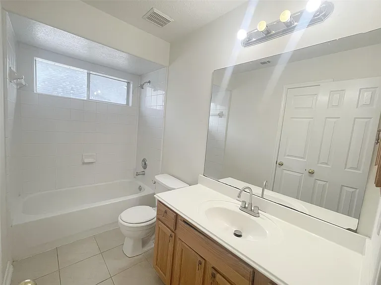 18807 Harbor Key Cir — Photo 18