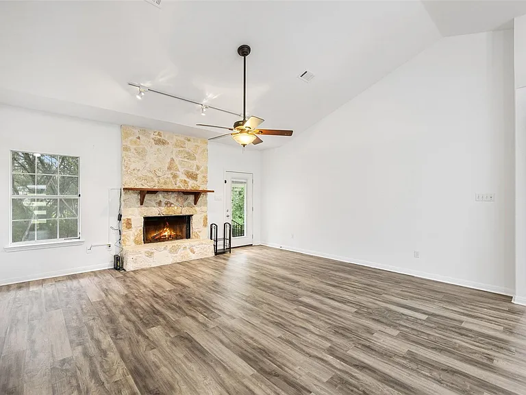 1301 S Quinlan Park Rd — Photo 11