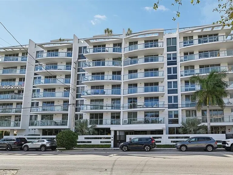 13800 Highland Dr #202 — Photo 22