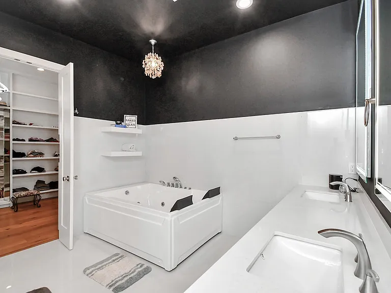 2303 Yupon St — Photo 35