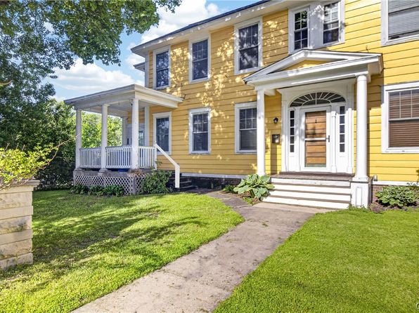 16 Huntington Pl