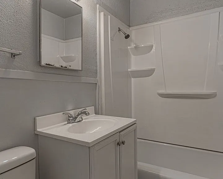2705 NE 18th St — Photo 41
