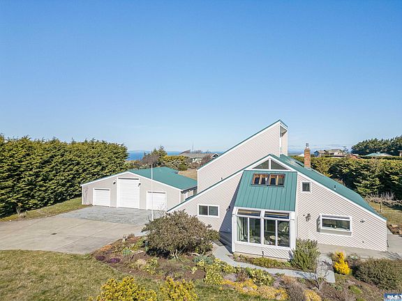 2nd image of 163 Maritime Dr Unit A