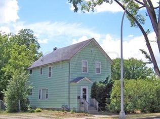 511 1st Ave S, Grand Forks, ND 58201